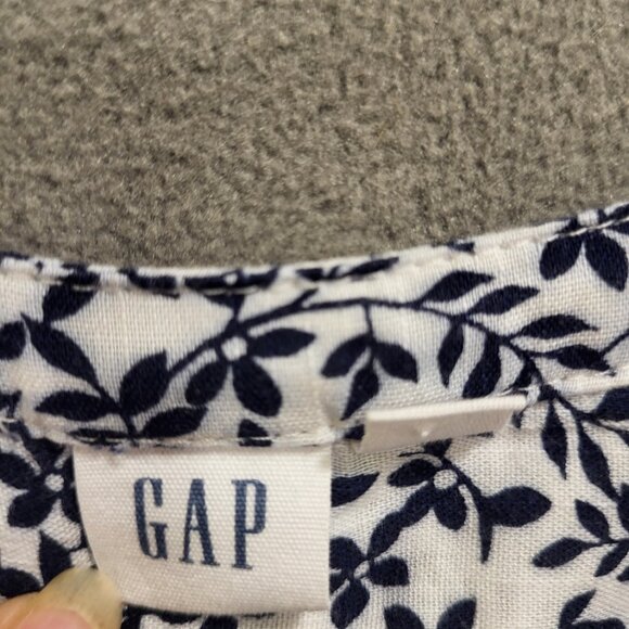 GAP Shirt Womens Small White Blue Floral Sleeveless Pintuck Button Front Top - Picture 4 of 8
